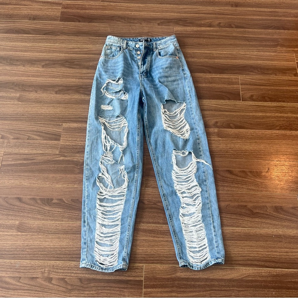 Pretty Little Thing PLT Blue Light Wash Ripped Boyfriend High Waisted Jeans